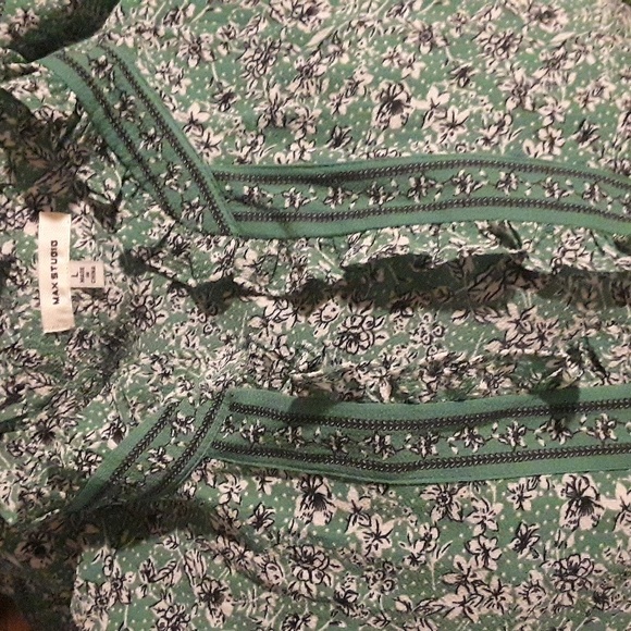 Max Studio Elbow Length Sleeve Print Tiered Maxi Dress ditsy floral Green White - Picture 5 of 17